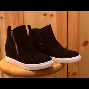 Madden Women’s Faux Suede Wedge Sneaker  Size 8.5. Excellent condition!!